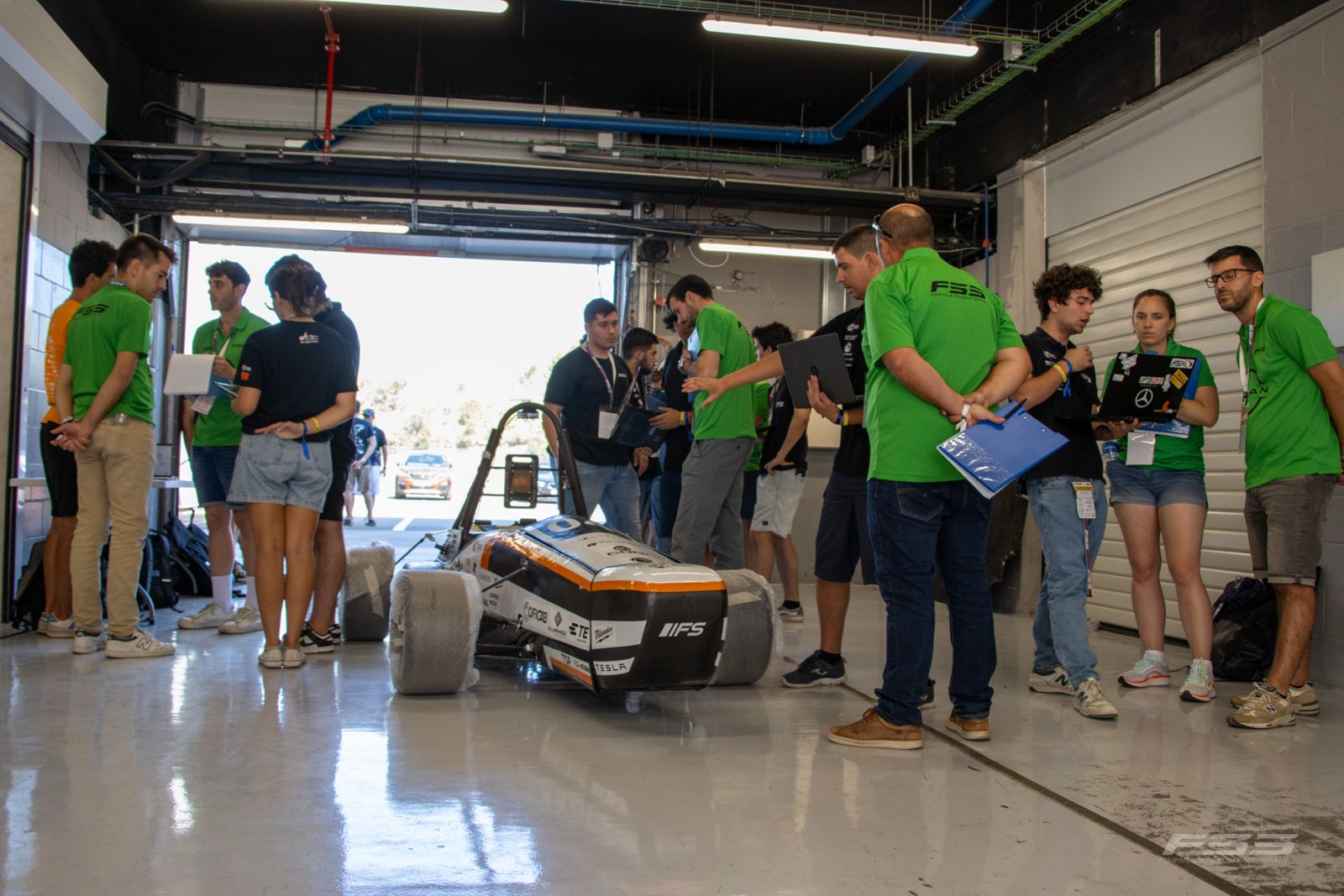 estudantes do Formula Student - Novo carro 2024